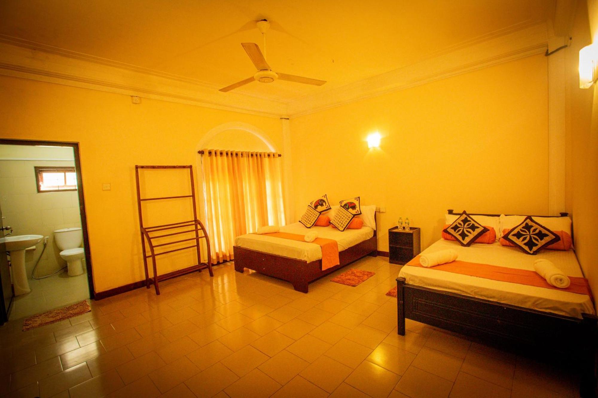 Sunbloom Inn Kandy Exterior foto